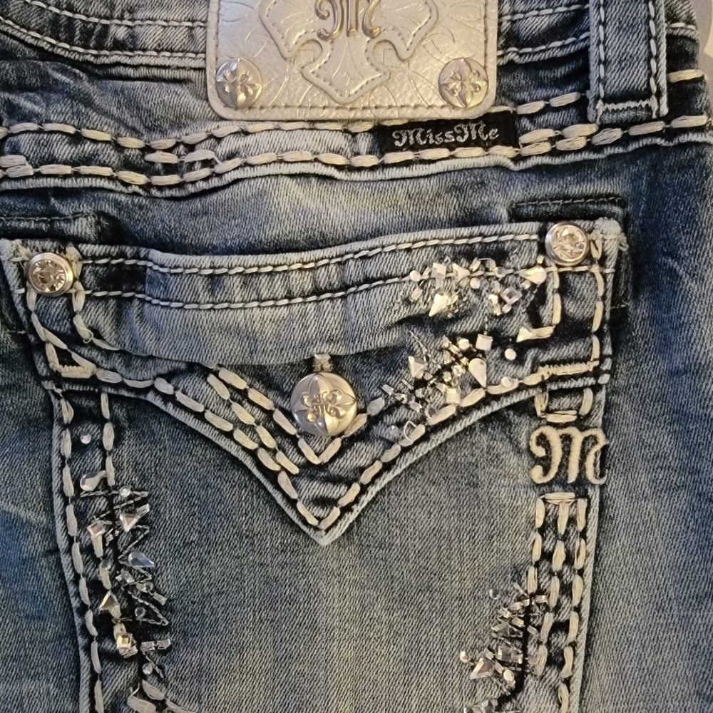 Miss Me Signature Crop 34